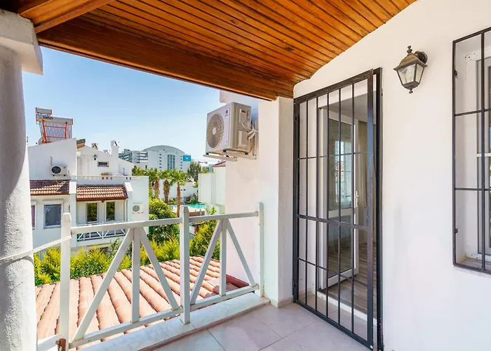 Semi Detached Villa In Complex With Shared Semi Olympic Swimming Pool In Kusadasi
